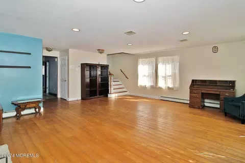Living - 1736 Lakeside Dr S, Forked River, NJ 08731 photo 2 of 5
