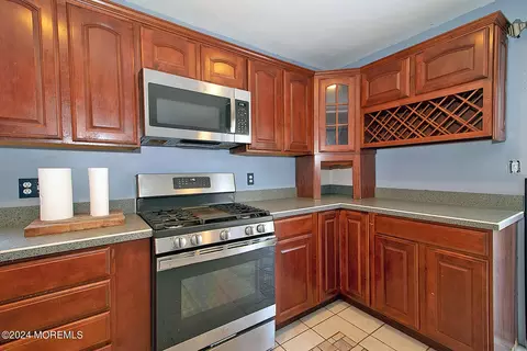 Kitchen - 1736 Lakeside Dr S, Forked River, NJ 08731 photo 4 of 5