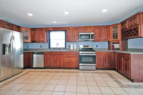 Kitchen - 1736 Lakeside Dr S, Forked River, NJ 08731 photo 3 of 5