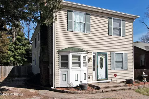 Exterior - 1736 Lakeside Dr S, Forked River, NJ 08731 photo 2 of 7