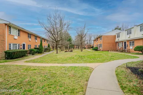 60 One Mile Rd #N, East Windsor, NJ 08512