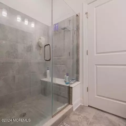 165 Edenton Dr, Barnegat, NJ 08005