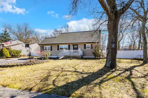 Exterior - 5 Hampton Rd, Howell, NJ 07731 photo 3 of 9