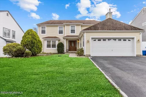 3 Arbor Dr, Howell, NJ 07731