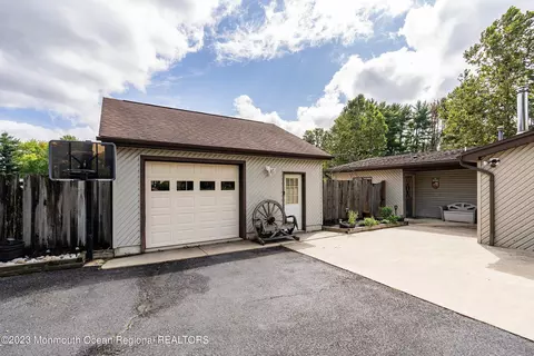 Exterior - 375 Cook Rd, Jackson, NJ 08527 photo 3 of 5