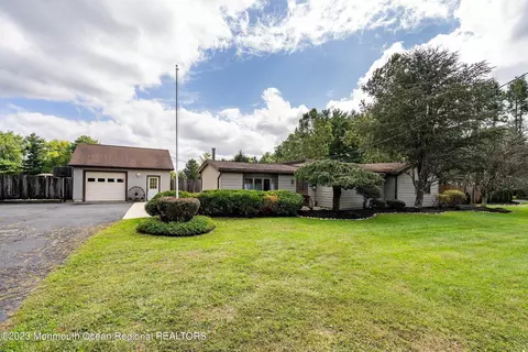 Exterior - 375 Cook Rd, Jackson, NJ 08527 photo 2 of 5