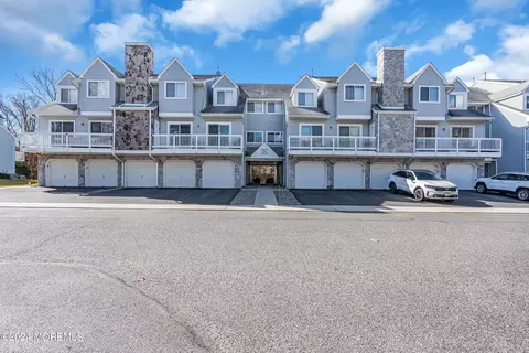 1211 Arthur St, Toms River, NJ 08755