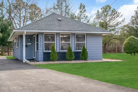 2217 Yorktowne Blvd, Toms River, NJ 08753