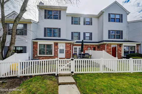 11 Covington Ct #11, East Brunswick, NJ 08816