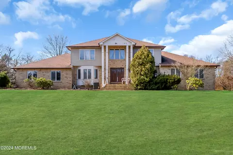 15 Groendyke Cir, Millstone, NJ 08535