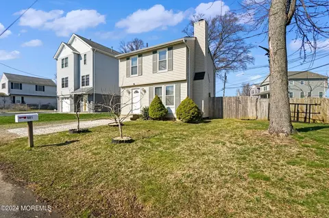 601 Beachview Ave, Union Beach, NJ 07735