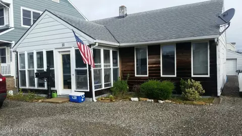 111 Philadelphia Ave, Point Pleasant Beach, NJ 08742