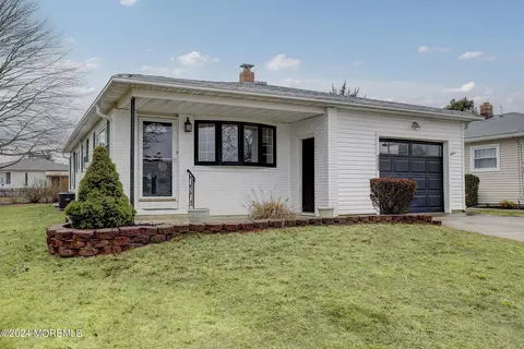 333 Barbados Dr, Toms River, NJ 08757