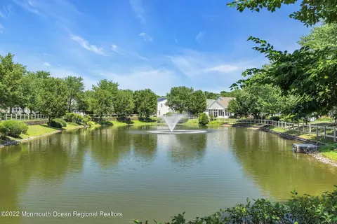 18 Golden Seasons Dr, Lakewood, NJ 08701