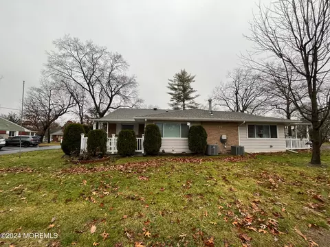 13 Cardinal St #B, Manchester, NJ 08759