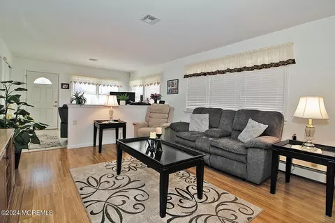 76 Liberta Dr, Toms River, NJ 08757