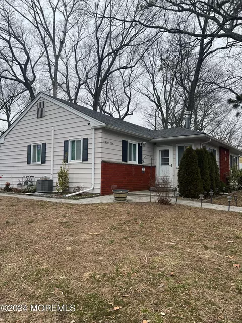 11 S Heron St #B, Manchester, NJ 08759