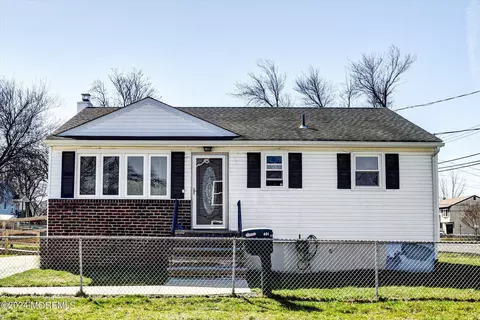 401 Hawthorne St, Keyport, NJ 07735