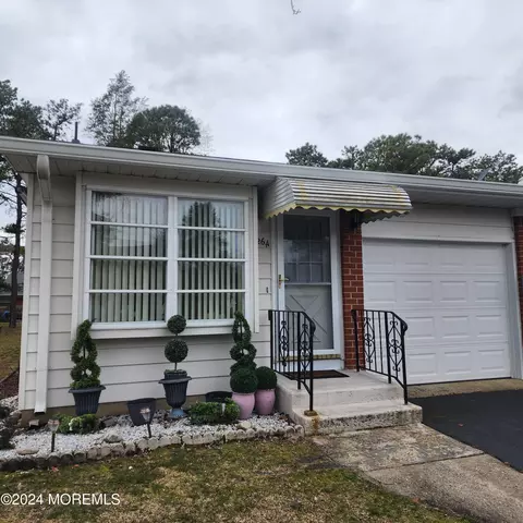 26 Yorktowne Pkwy #A, Whiting, NJ 08759