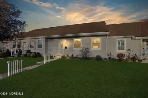 139 Wein Market #C, Freehold, NJ 07728