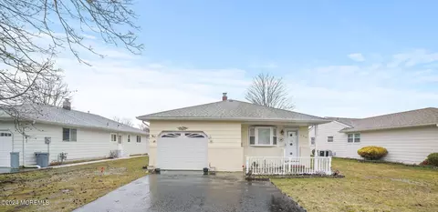 735 Jamaica Blvd, Toms River, NJ 08757