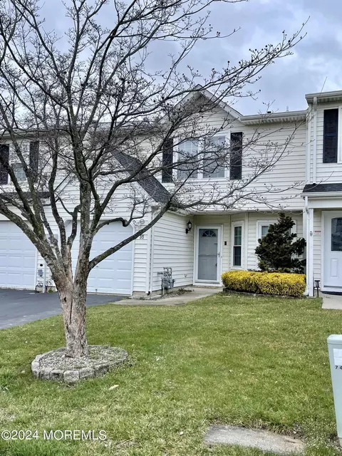 35 Mariners Cv, Freehold, NJ 07728