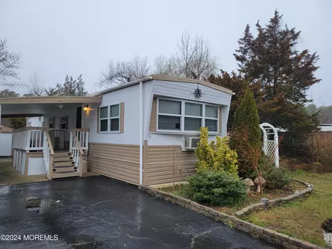 59 Alissa Ter, Jackson, NJ 08527