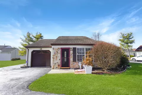 12 Ivy Ridge Close #1000, Freehold, NJ 07728