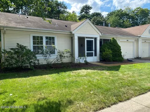 991 Buckingham Dr # A, Manchester, NJ 08759