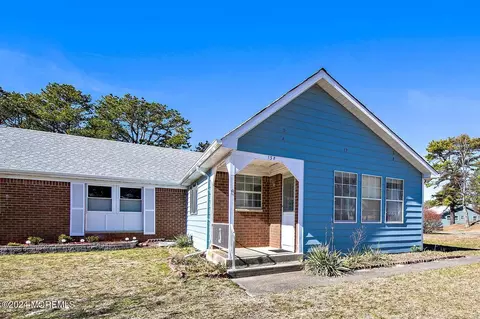 13 B Moccasin Dr, Manchester, NJ 08759