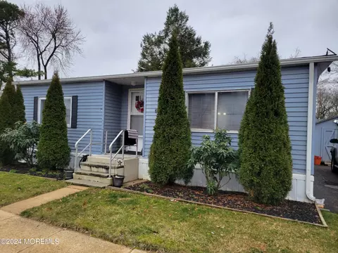 3 Eagle Rd, Jackson, NJ 08527