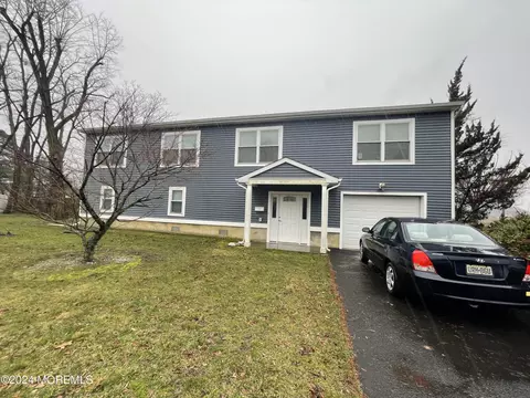 100 Victoria Pl, Union Beach, NJ 07735