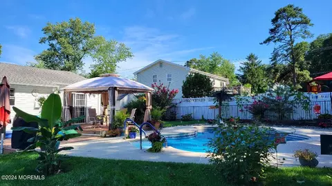 Exterior - 9 Birch Dr, Jackson, NJ 08527 photo 7 of 10