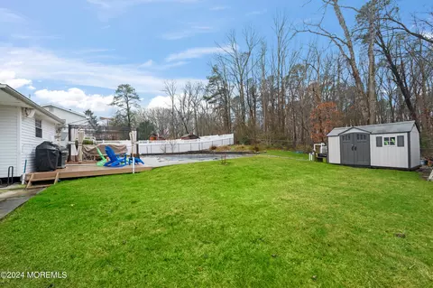 Exterior - 9 Birch Dr, Jackson, NJ 08527 photo 6 of 10