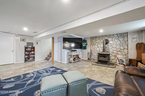 Living - 9 Birch Dr, Jackson, NJ 08527 photo 5 of 6