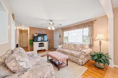 Living - 9 Birch Dr, Jackson, NJ 08527 photo 3 of 6