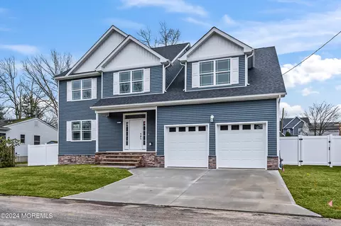 737 Forecastle Ave, Beachwood, NJ 08722