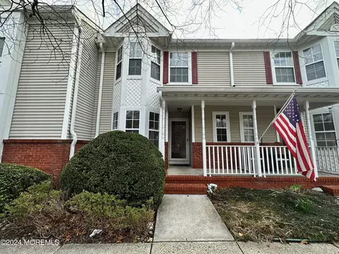21 Lexington Ct, Holmdel, NJ 07733