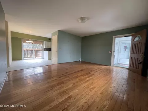 63 Galewood Dr # C, Matawan, NJ 07747