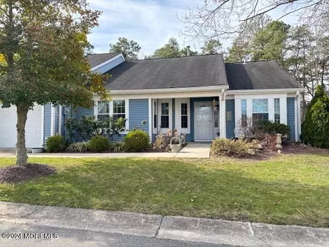 902 Stratford Ct # B, Manchester, NJ 08759