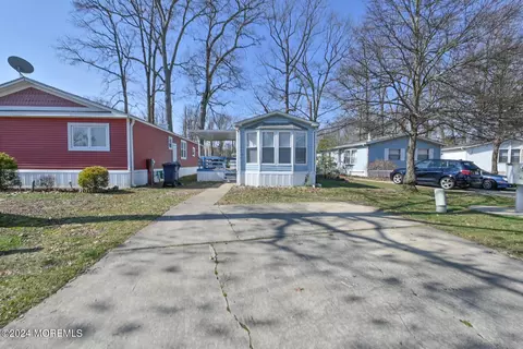 44 Dickens Rd, North Brunswick, NJ 08902