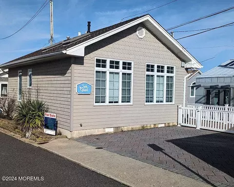 14 E Bayberry Way, Lavallette, NJ 08735