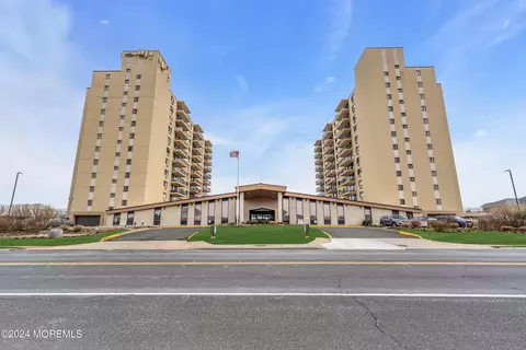 45 Ocean Ave #10L, Monmouth Beach, NJ 07750