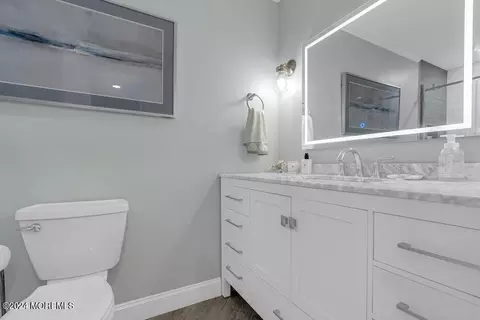 Bath - 7 Hickory Ct #C, Brielle, NJ 08730 photo 2 of 5