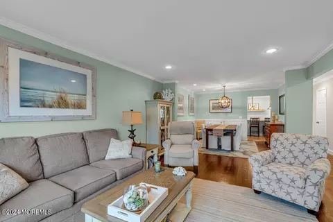Living - 7 Hickory Ct #C, Brielle, NJ 08730 photo 3 of 6