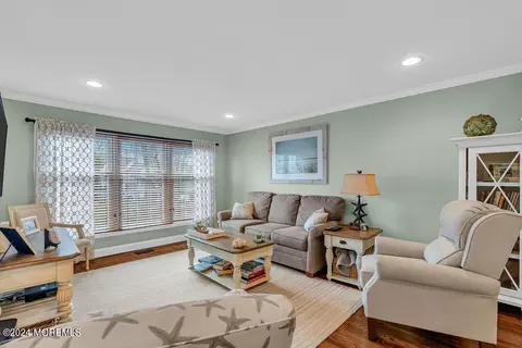 Living - 7 Hickory Ct #C, Brielle, NJ 08730 photo 1 of 6