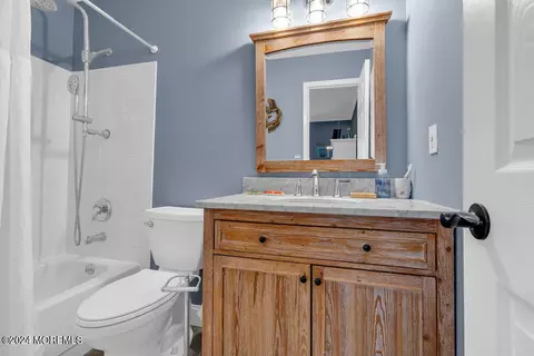 Bath - 7 Hickory Ct #C, Brielle, NJ 08730 photo 4 of 5