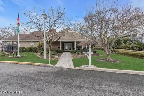Exterior - 7 Hickory Ct #C, Brielle, NJ 08730 photo 6 of 7