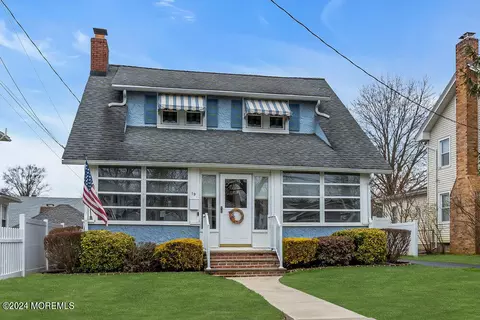 19 Club Pl, Freehold, NJ 07728