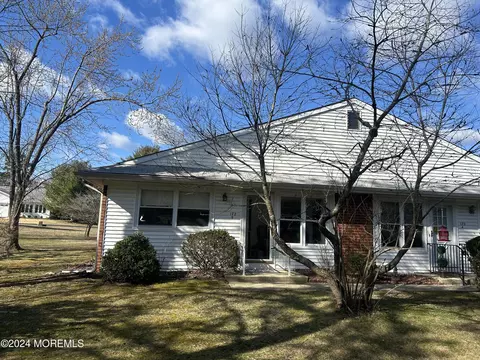 172 Laurel Pl # D, Whiting, NJ 08759